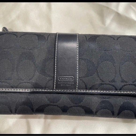 Coach Wallet - Picture 1 of 4
